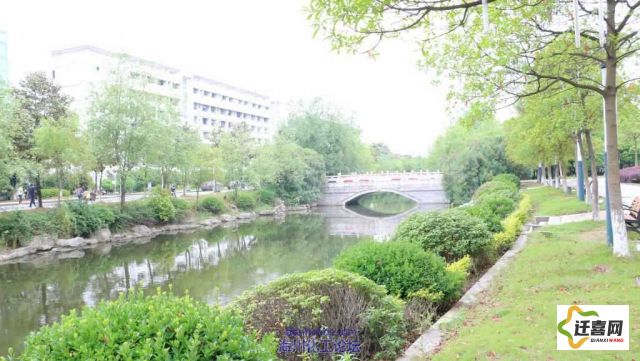 (晴空学院下载) 晴空学院春意盎然：校园如花园般的美景与优雅氛围如何塑造学生的成长与未来展望？